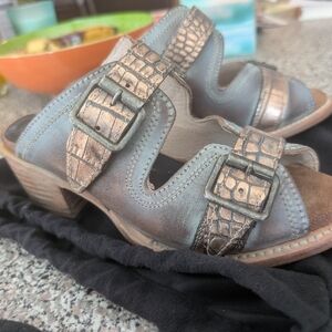 Freebird by Steven Metallic Bronze and Gray Leather Sandals